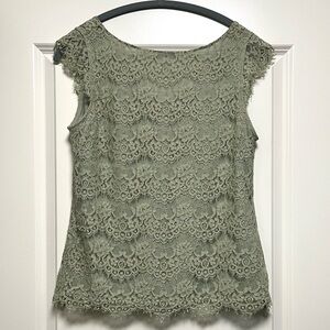 EUC The Limited Scandal Collection Lace Cap Sleeve Blouse Spring Green Shell M